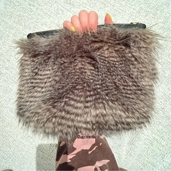 ANN TAYLOR leather and faux fur clutch bag pouch animal print stripes - Picture 13 of 16